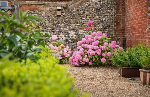 Priory Barn - Photo 12