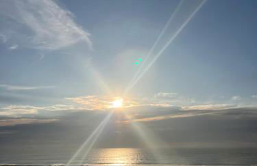 Lindo Studio Matinhos Prédio na beira mar. - Foto 11