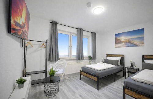 STN Royale Suite - Ferienwohnung mit 4 Schlafzimmer, 8 Big Beds, Parkplatz & Balkon, Highspeed WLAN, Netflix Premium, Zentral zu Audi & Schwarz Gruppe - Foto 19