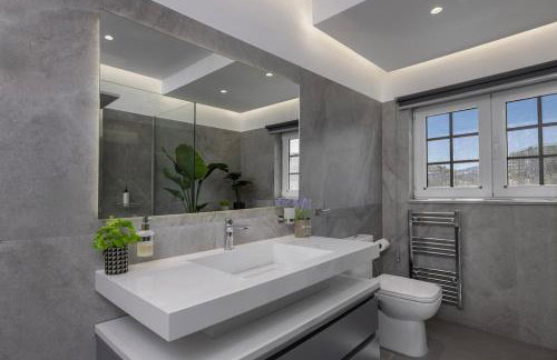 Coral Paradise Luxury Modern Family Villa with Jacuzzi, Pool View & Parking in Rhodes Island - Foto 25