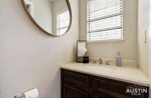 Walk to Zilker Patio w a View Elevated Balcony - Photo 18