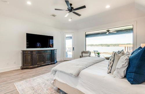 Conroe Lake House Luxe Pool, Private Dock and Games - Photo 11