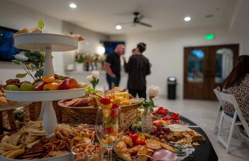 The LUX at West Event & Stay, Pool, Golf & Pickle - Foto 59