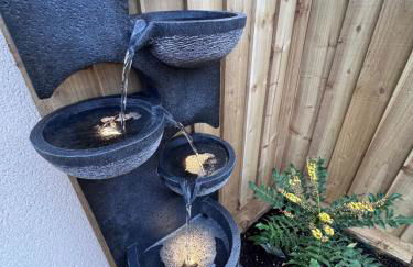 The Hide Away By The Garden Spa Stays - Hot Tub - Foto 18