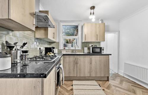 Citylink Spacious 5-Bedroom House,Wi-Fi,Easy Access to Excel and Central London - Foto 27