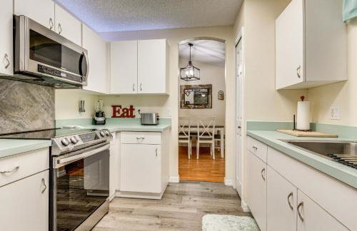 Private Backyard Oasis Cocoa Family Home! - Foto 9