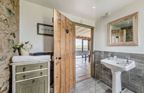 4 Bed in Llanfechell 90258 - Photo 18