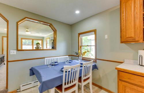 Dog-Friendly Watertown Vacation Rental with Deck - Foto 7