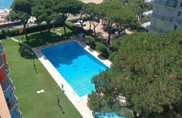 Bright Apartment with Two Balconies and a Seaside Pool - Foto 1