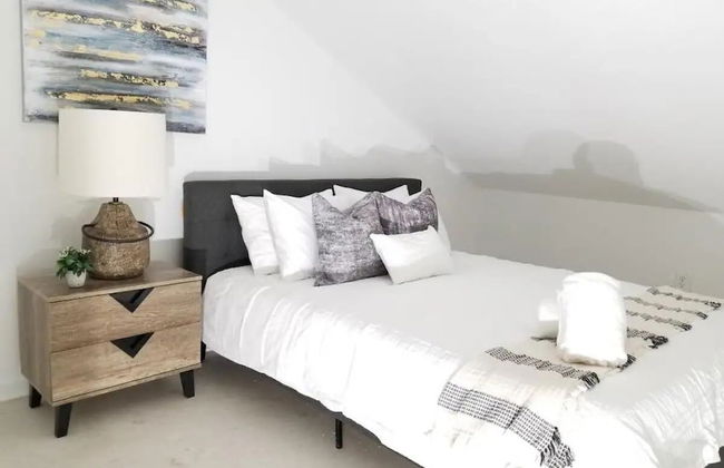 9BR Amazing Deal. Sleeps 19. Book by YouRent! - Foto 3