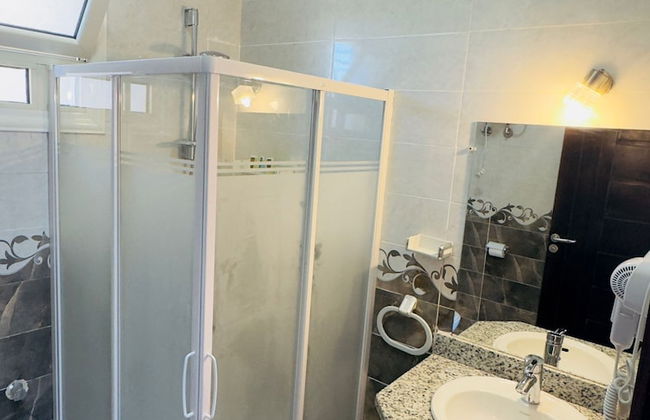 Luxury Apartment up to 3 Persons - Feel Home Away From Home - Foto 15