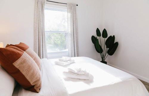 Newly Renovated! Beautiful home with game room. - Foto 48