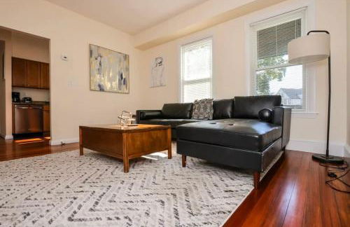 Stylish Apartment in Malden 20 Min from Boston #2 - Photo 1