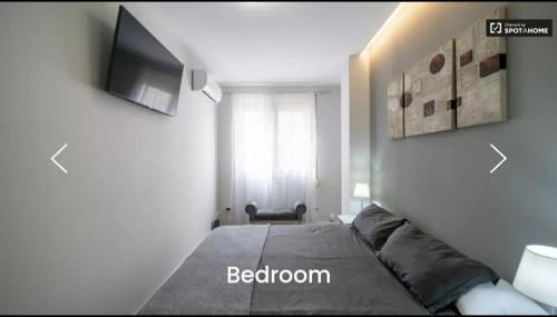 New! Designer apartment in center with fast Wi-fi - Photo 3