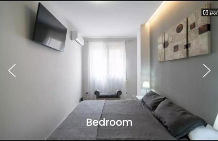 New! Designer apartment in center with fast Wi-fi - Photo 3