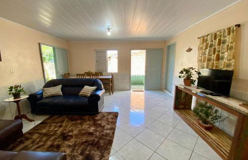 Casa Privativa com Varanda Gourmet e Churrasqueira- Pet Friendly- Wi-Fi e Garagem - Photo 1