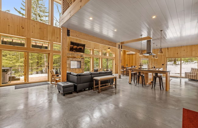 Ski Cabin w Hot Tub Gas Fireplace Near Cranmore - Photo 7