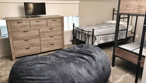 Rustic Modern Condo - Close to Village - Sleeps 10 - Foto 4