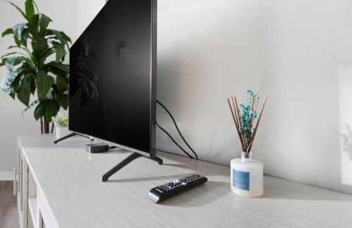 Luxury Downtown Cityview Suite Skywalk Access and Free Garage Parking - Foto 57