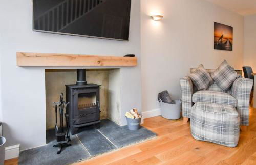 Gertie's Getaway - 3 Bedroom cottage sleep 6-8 - Photo 25