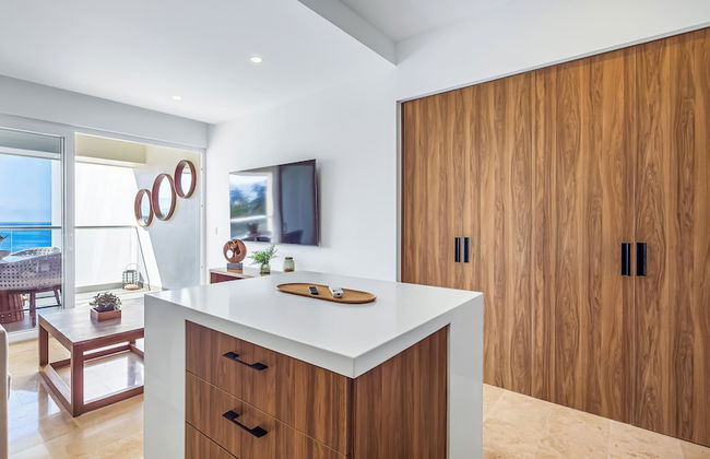 Oceanfront 1BR with Balcony & Pool - Foto 12