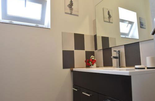 Holiday Home in Crux-la-Ville near Lake - Foto 14