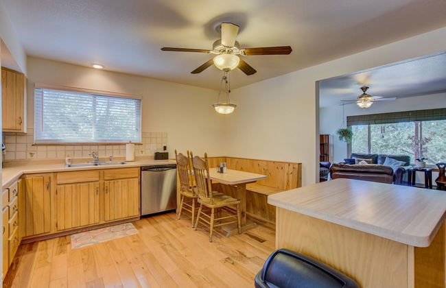 4 BR Country Home in Suburbs W/trails & Parks - Foto 18