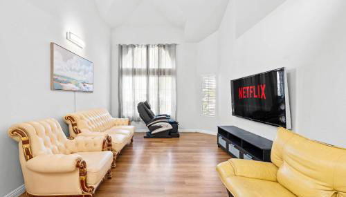 Stylish Home w Full Kitchen Garage Backyard - Foto 3