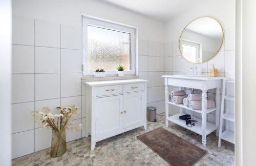 Ferienhaus Goldene Zeit I Terasse I Parkplatz I 3 SZ I 2 Bäder I 2 min zum See - Photo 15