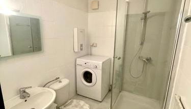 Rooftop Apartment - 3 SZ - 1 BAD - 1 WZ - 1 Küche - Foto 3, towels, Shower