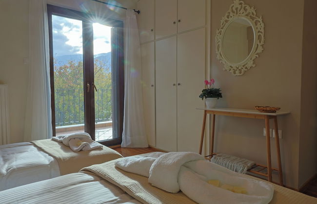 Olives and Vines all Season Villa - Photo 10