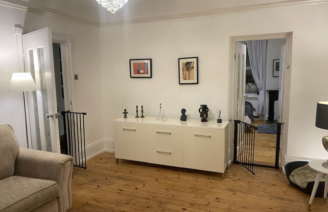Stunning 2-bed Pet Friendly Apartment in Gateshead - Photo 11