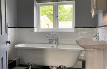 Large House On Farm With Own Heated Pool, As Seen On BBC TV - Photo 15