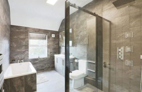 Large Luxury Home in Solihull - Sleeps 14 near NEC & BHX - Foto 71