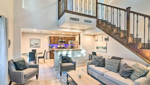 Contemporary Vegas Townhome with Community Pool - Foto 3