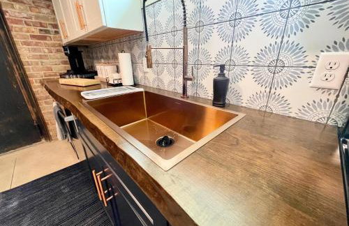 Historical Boiler Maker - Downtown Muskegon - Foto 20