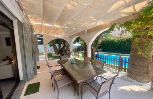 Mediterranean Villa - Private Pool , Garden & BBQ - Photo 3