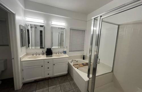 Pet Friendly Home Near Hospitals - Foto 2