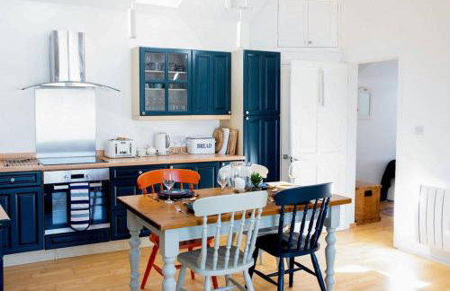 Beachfront Cottage with Sea Views & Coastal Walk - Foto 10