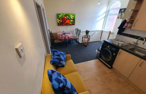 2 Bedroom Flat Free Parking Fast Wi-Fi Self Check-in Visit Manchester Oldham Bury - Foto 1