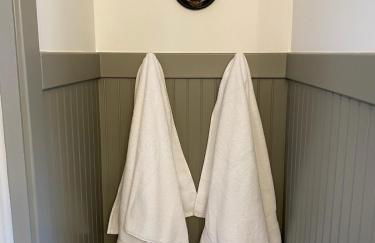 Totally renovated large family getaway! King bed - Foto 47