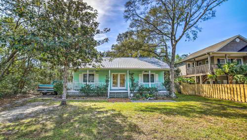 Oak Island Home with Yard Less Than 1 Mi to the Beach! - Foto 3