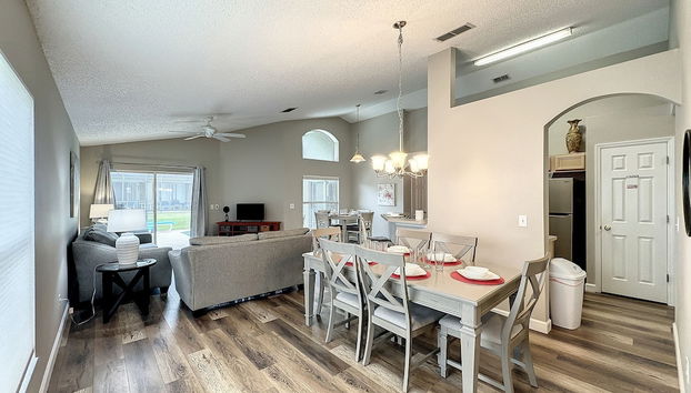 4 Bed 3 Bath in a Gated Community With Pool - Foto 5, Habitación