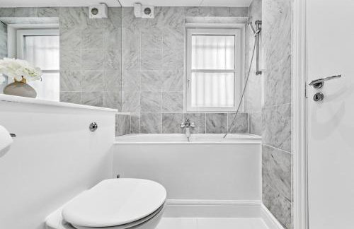 Minimal Designer Home with a Beautiful Garden - Foto 16