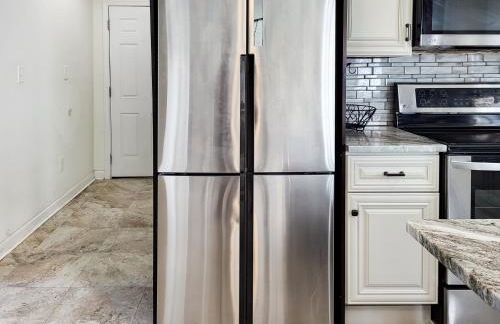 Spacious 2-BR 1-Bath King suite! - Foto 13