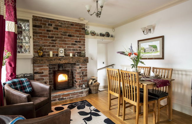 Cottage - Sleeps 5 - Hot Tub - Garden - Parking - Foto 14