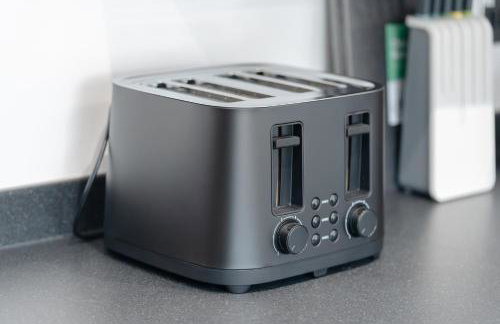 4-Bedroom Coastal Getaway in Pembroke Dock - Foto 28