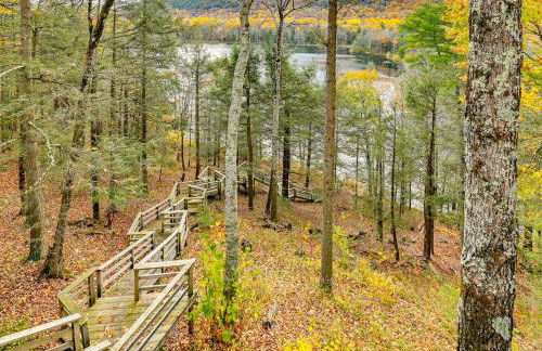 Great Barrington Lakeside Getaway with Kayak and Grill - Foto 37