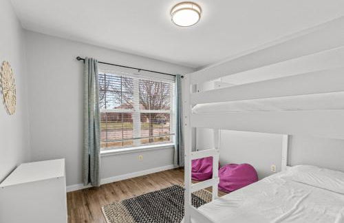 Modern, family friendly home w garage, huge yard! - Foto 21