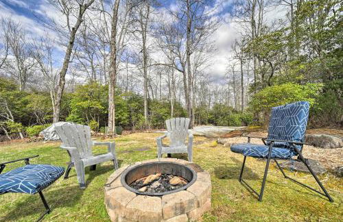 Ideal for Families! Lake Toxaway Getaway with Deck - Foto 35